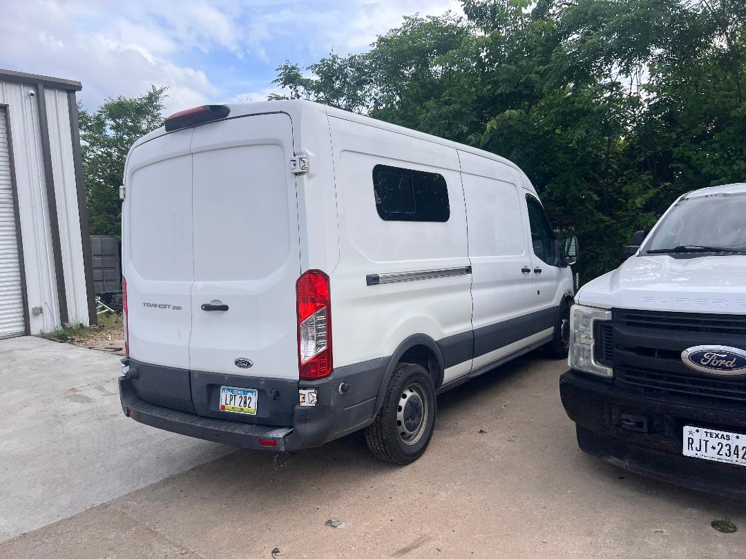 Ford Transit 250 1FTYR2CM4JKA34533
